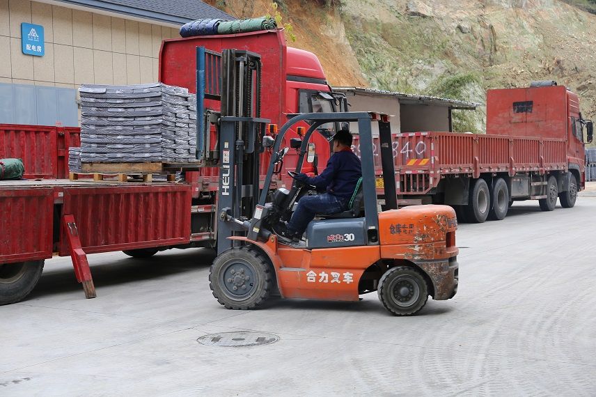 1554613042609873waXS.jpg 發貨裝車.jpg